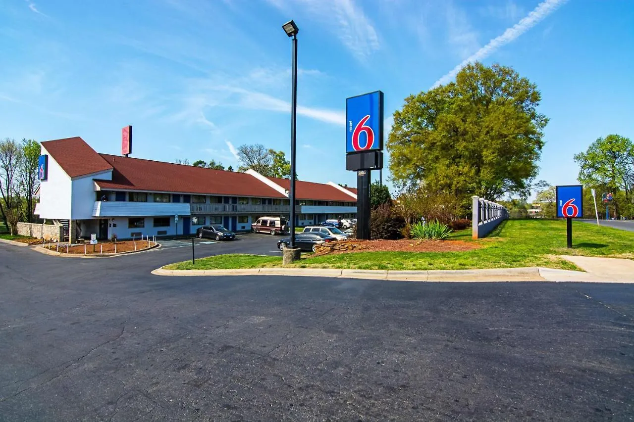 **  Motel 6-Charlotte, Nc - Airport USA